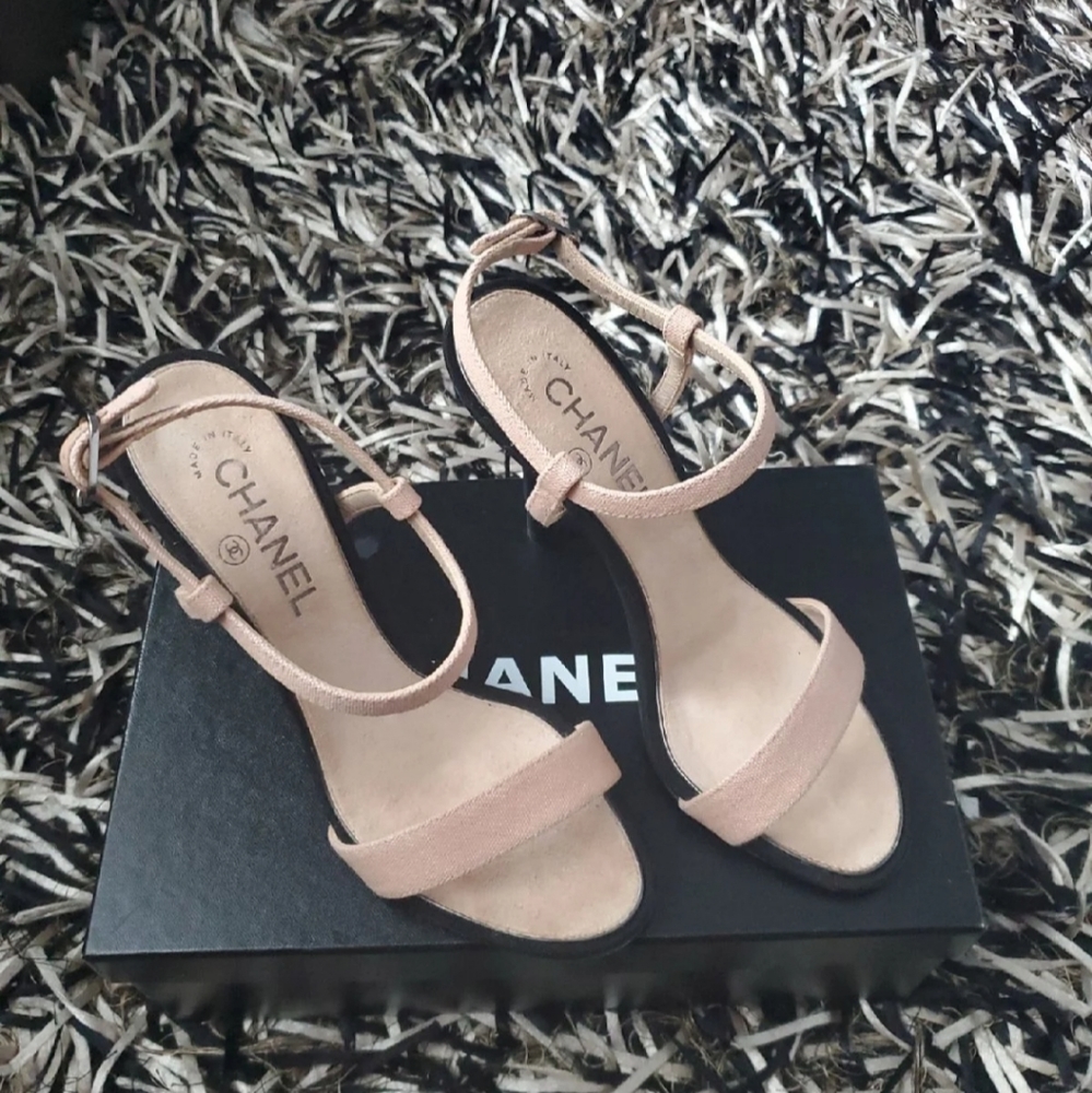 Chanel Camellia Slingback Sandals - Picture 3 of 12